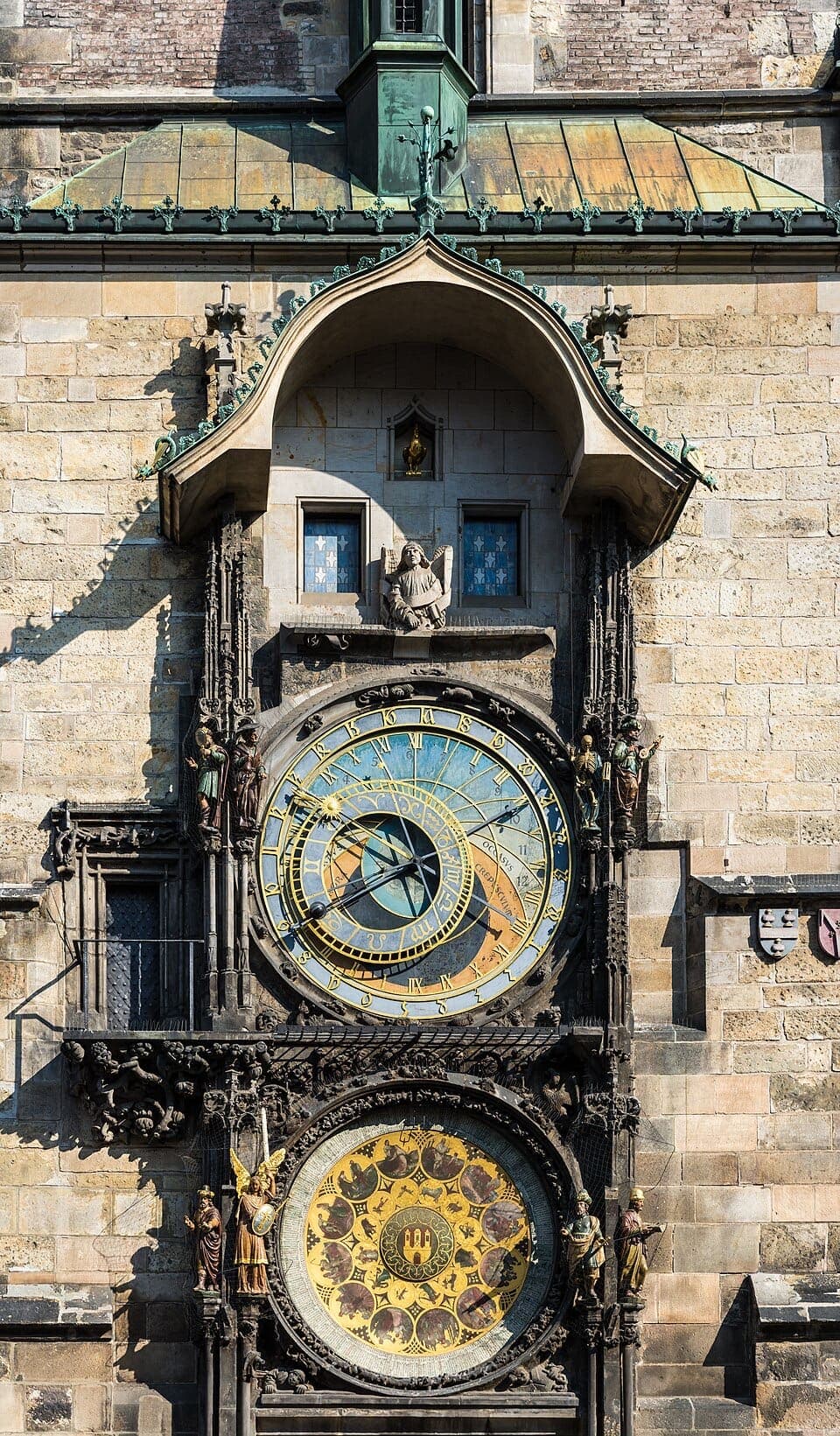 The crowd at the astronomical clock